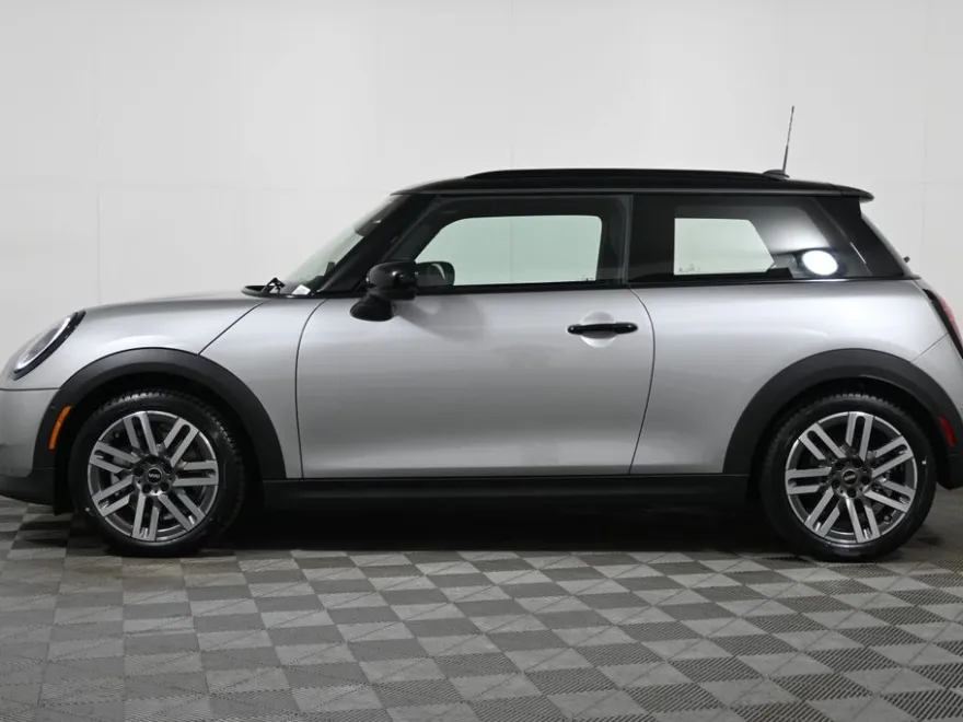 2026 Mini Cooper 2 Door Hardtop Signature photo 1