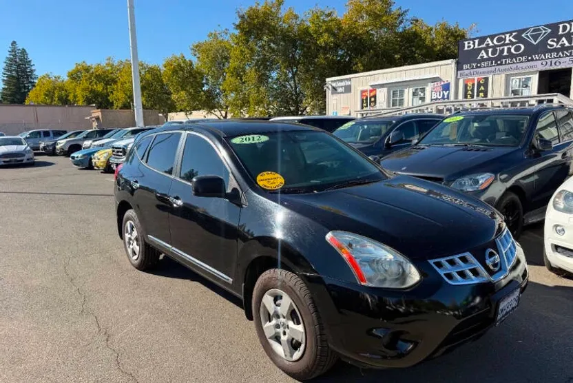 2012 Nissan Rogue S photo 1