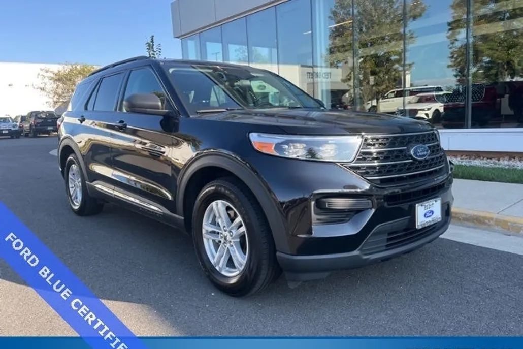 2022 Ford Explorer XLT photo 1