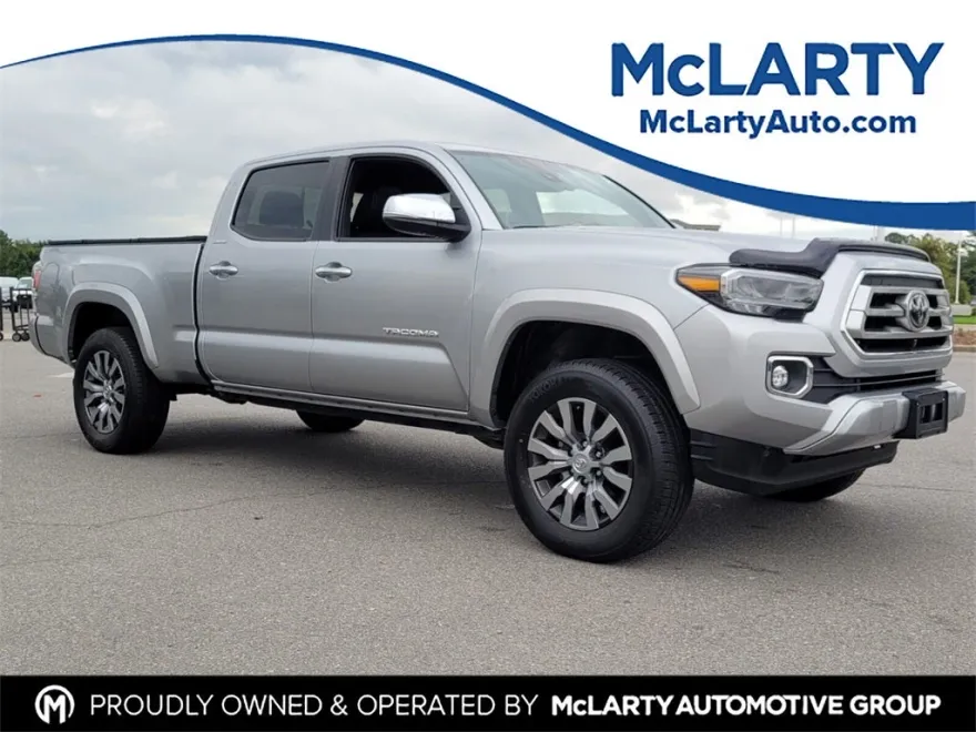 2023 Toyota Tacoma Limited V6 photo 1