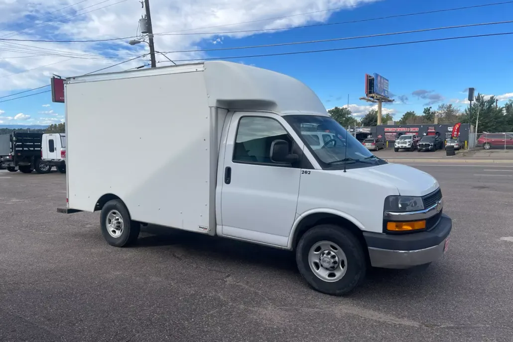 2020 Chevrolet Express Cutaway 3500 Van photo 1