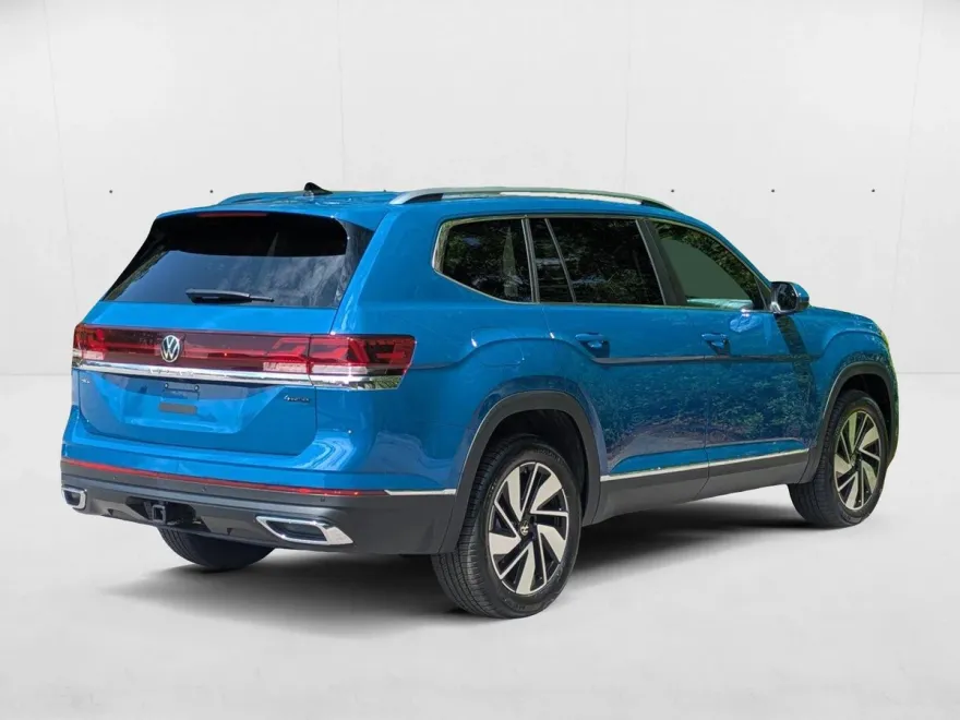 2025 Volkswagen Atlas SEL photo 1