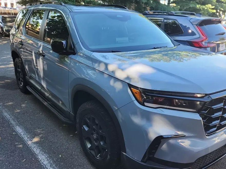 2023 Honda Pilot TrailSport photo 1