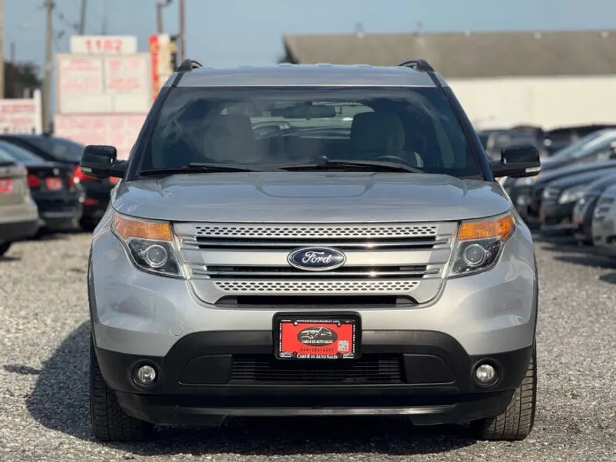 2014 Ford Explorer XLT photo 1