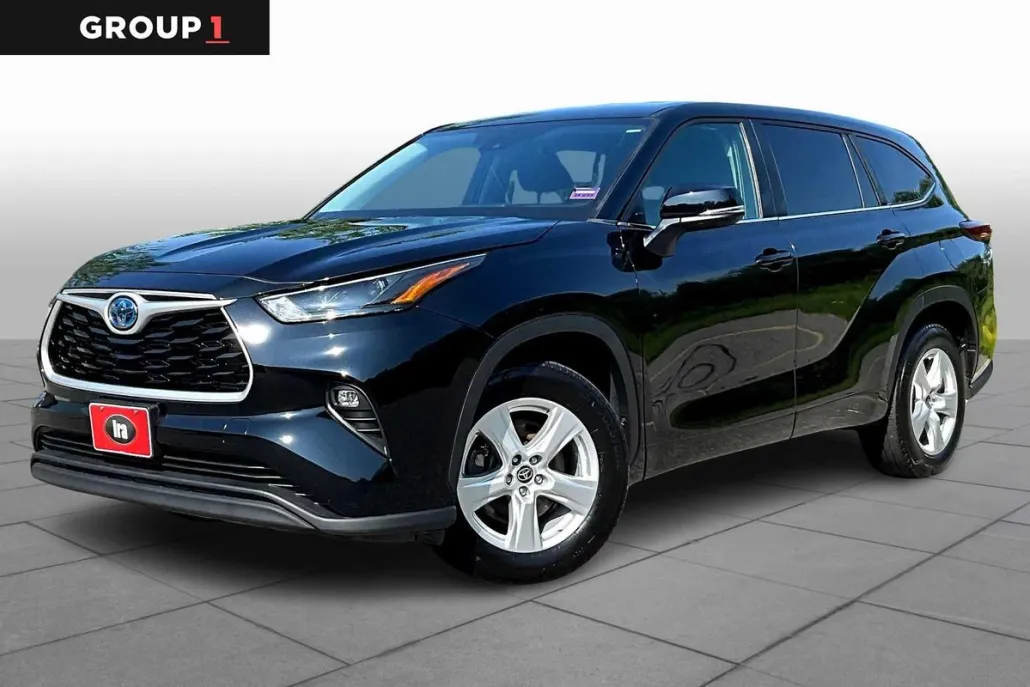 2023 Toyota Highlander Hybrid LE photo 1