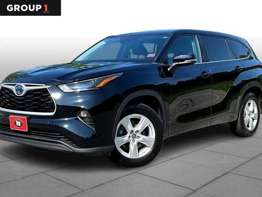 2023 Toyota Highlander Hybrid LE photo 1