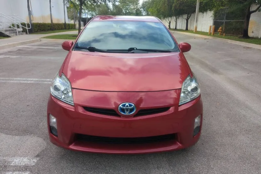 2011 Toyota Prius Two photo 1
