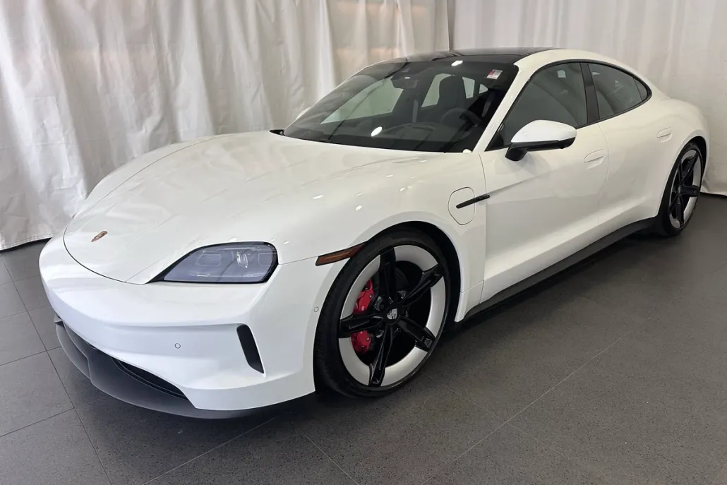 2025 Porsche Taycan 4S photo 1