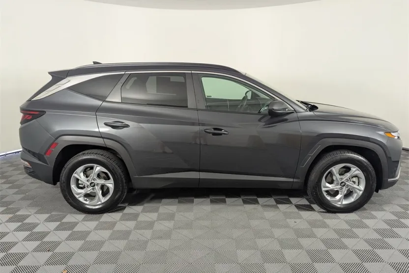 2024 Hyundai Tucson SEL photo 1