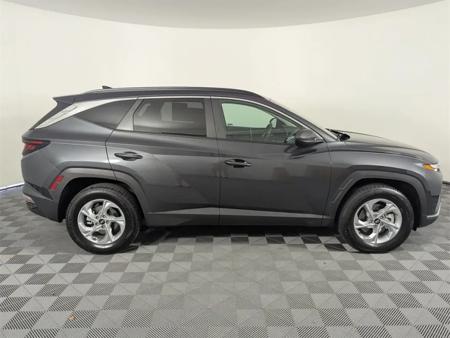 2024 Hyundai Tucson SEL photo 1