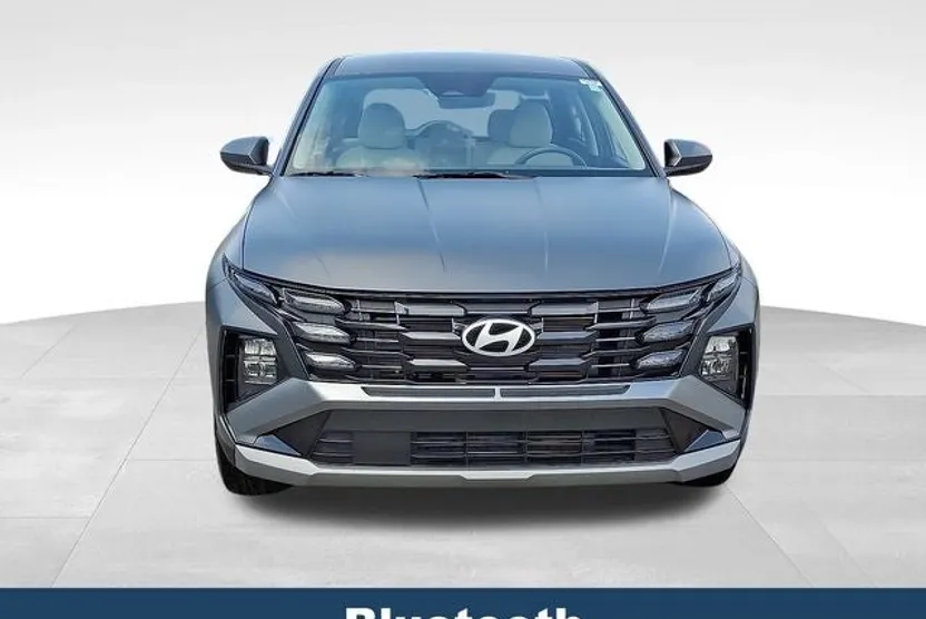 2025 Hyundai Tucson SE photo 1