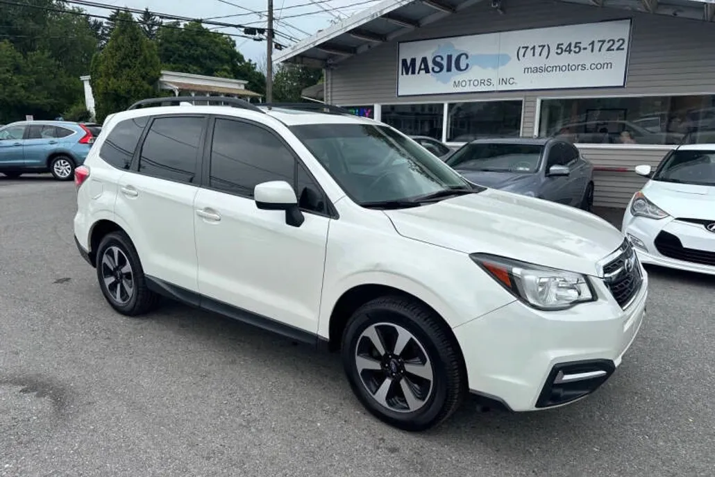 2017 Subaru Forester 2.5i Premium photo 1