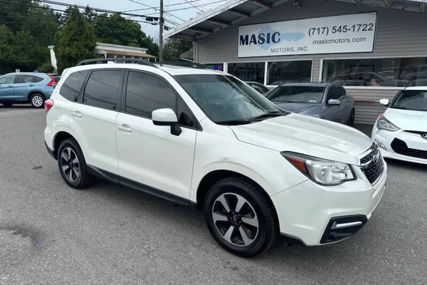 2017 Subaru Forester 2.5i Premium photo 1