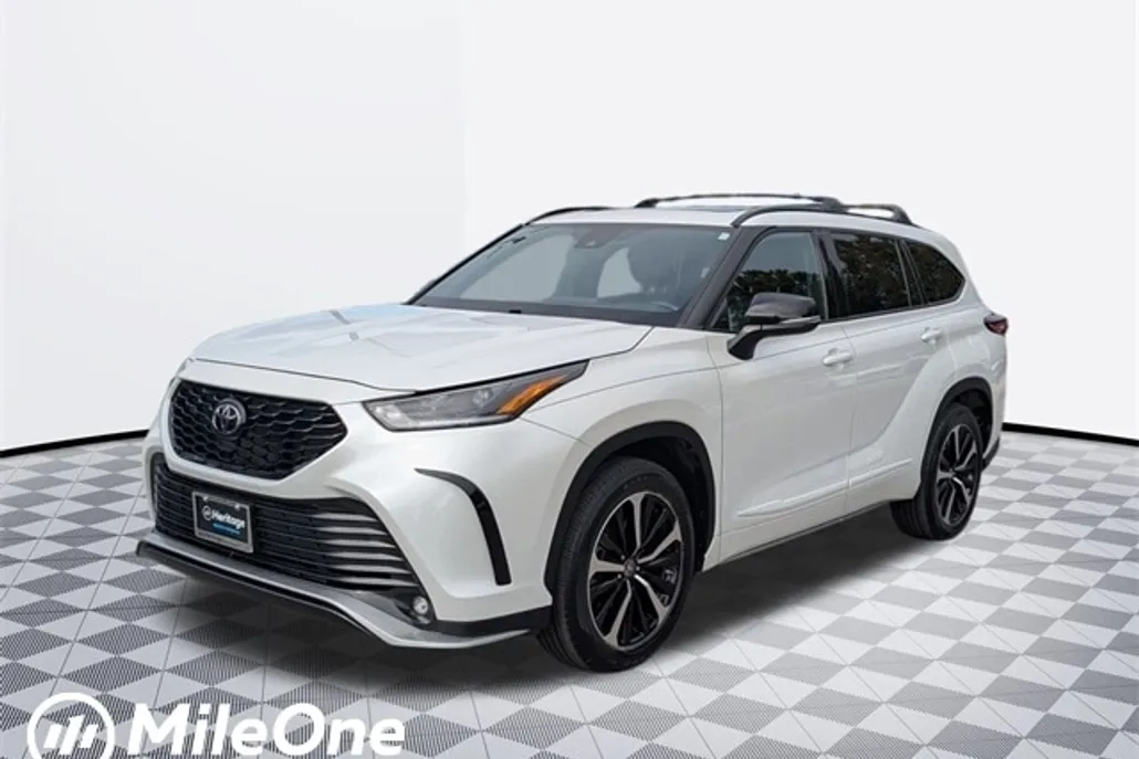 2022 Toyota Highlander XSE photo 1