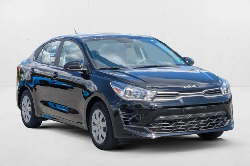 2023 Kia Rio LX photo 1