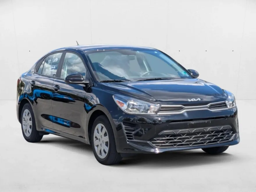 2023 Kia Rio LX photo 1