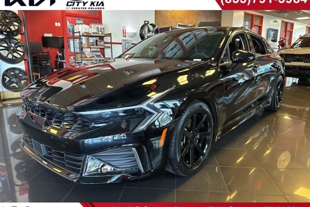 2025 Kia K5 LXS photo 1