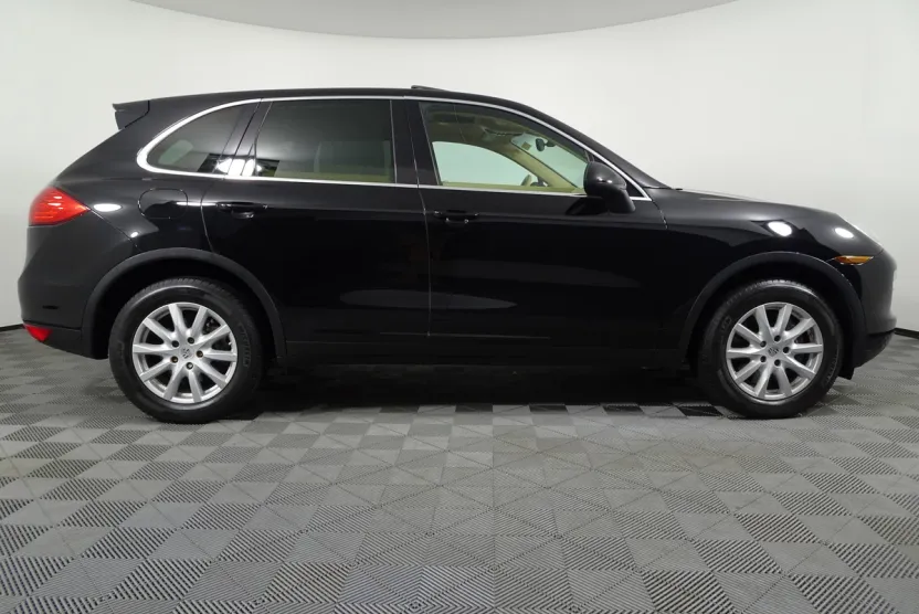 2011 Porsche Cayenne photo 1