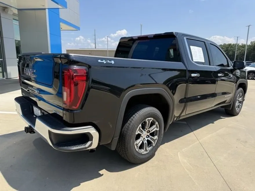 2024 Gmc Sierra 1500 SLT photo 1