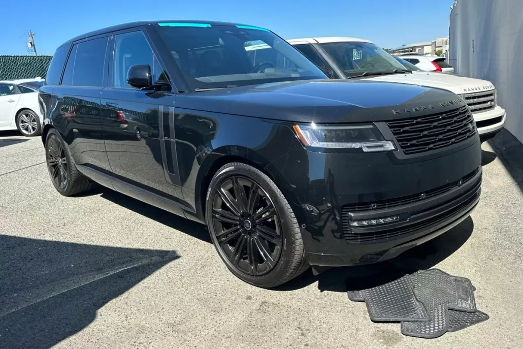 2025 Land Rover Range Rover SE photo 1
