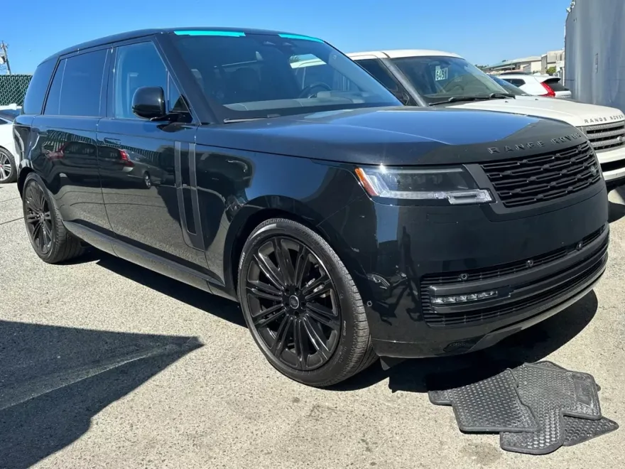 2025 Land Rover Range Rover SE photo 1