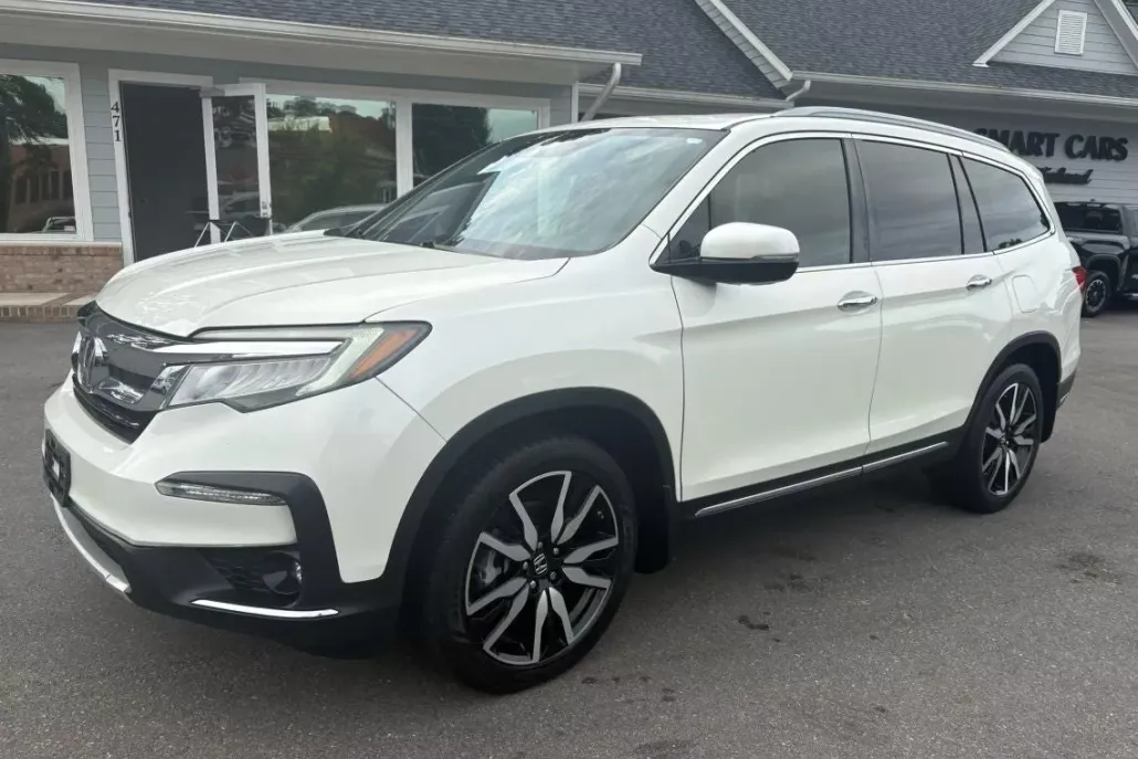 2019 Honda Pilot Touring Sport photo 1
