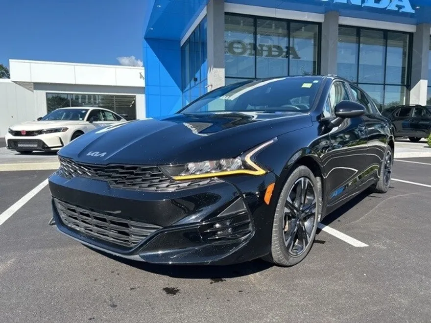 2023 Kia K5 GT-Line photo 1