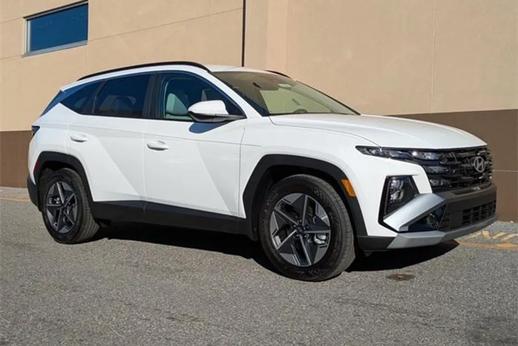2025 Hyundai Tucson SEL photo 1