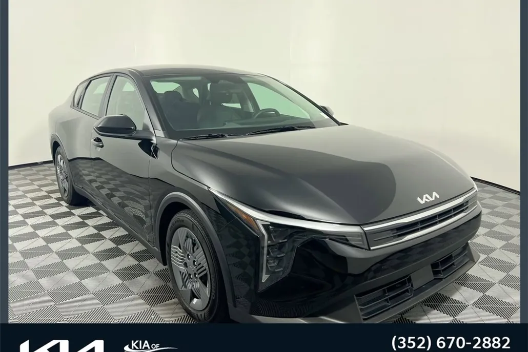 2025 Kia K4 LX photo 1