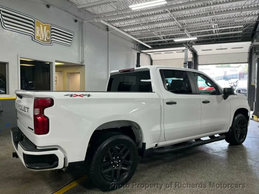 2022 Chevrolet Silverado 1500 Custom photo 1