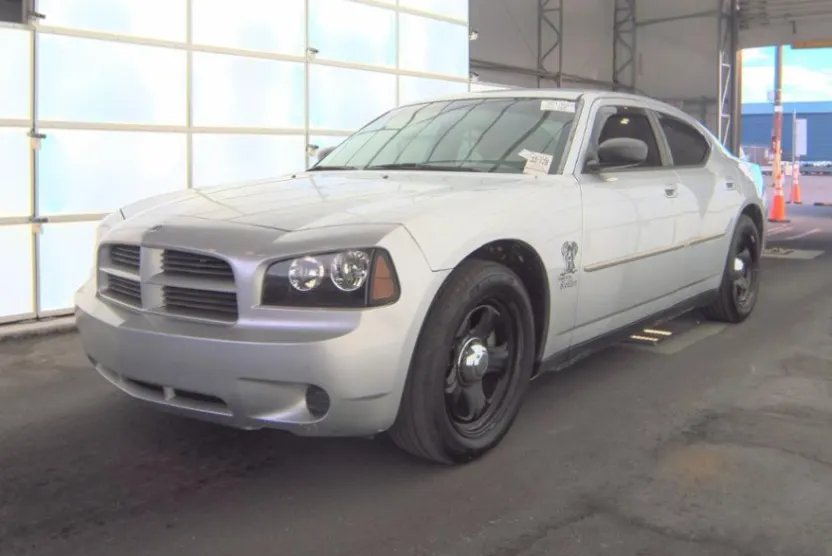 2010 Dodge Charger photo 1