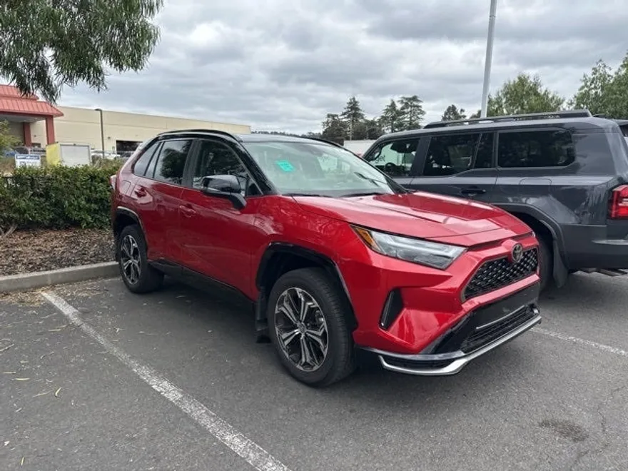 2025 Toyota RAV4 Hybrid XSE photo 1