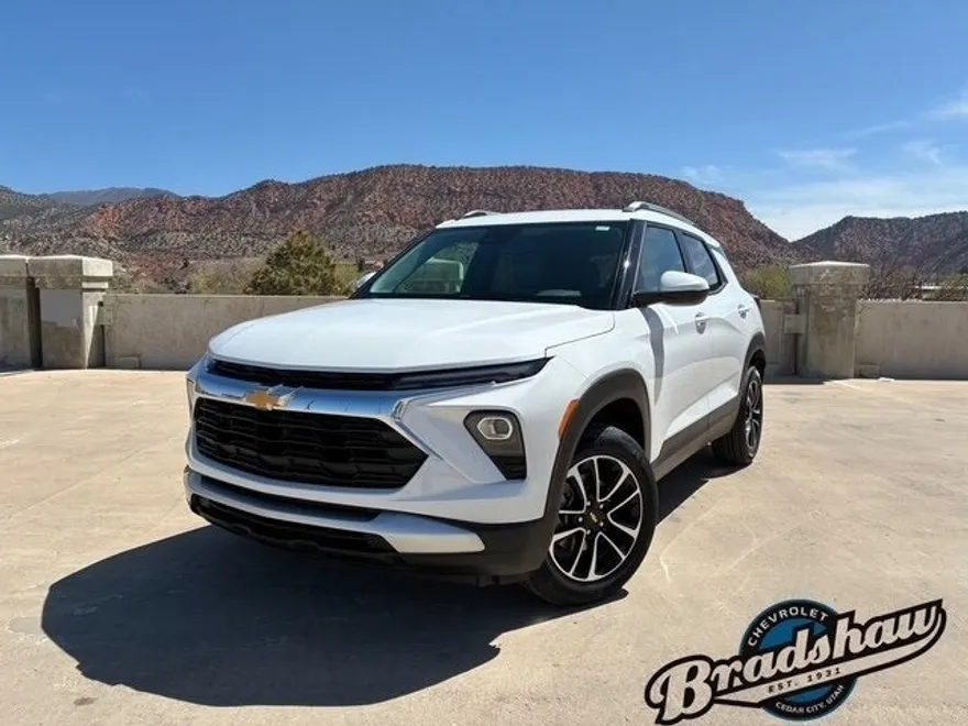 2025 Chevrolet Trailblazer LT photo 1