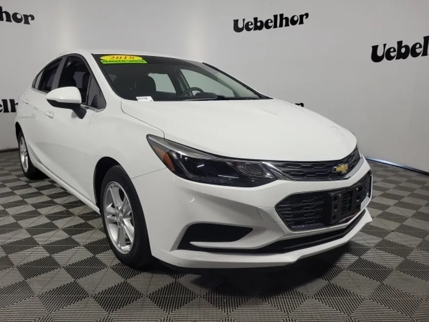 2018 Chevrolet Cruze LT photo 1