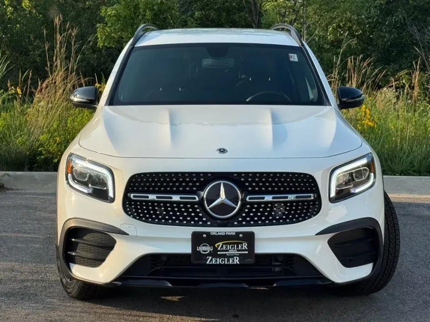 2023 Mercedes Benz GLB 250 photo 1