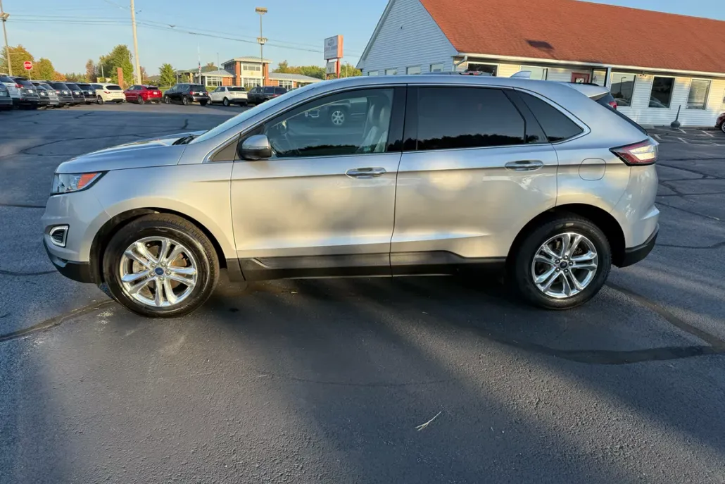 2018 Ford Edge Titanium photo 1