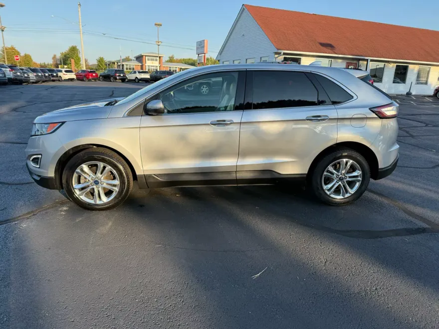 2018 Ford Edge Titanium photo 1