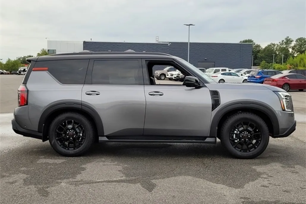 2025 Nissan Armada photo 1