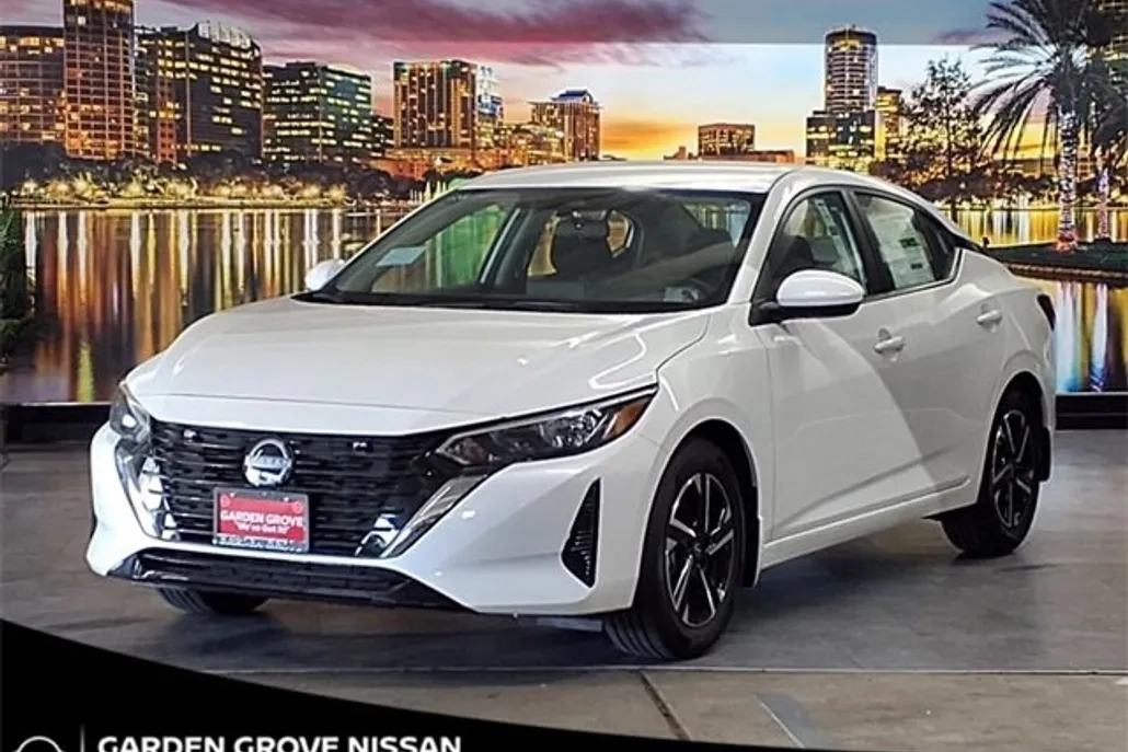 2025 Nissan Sentra SV photo 1
