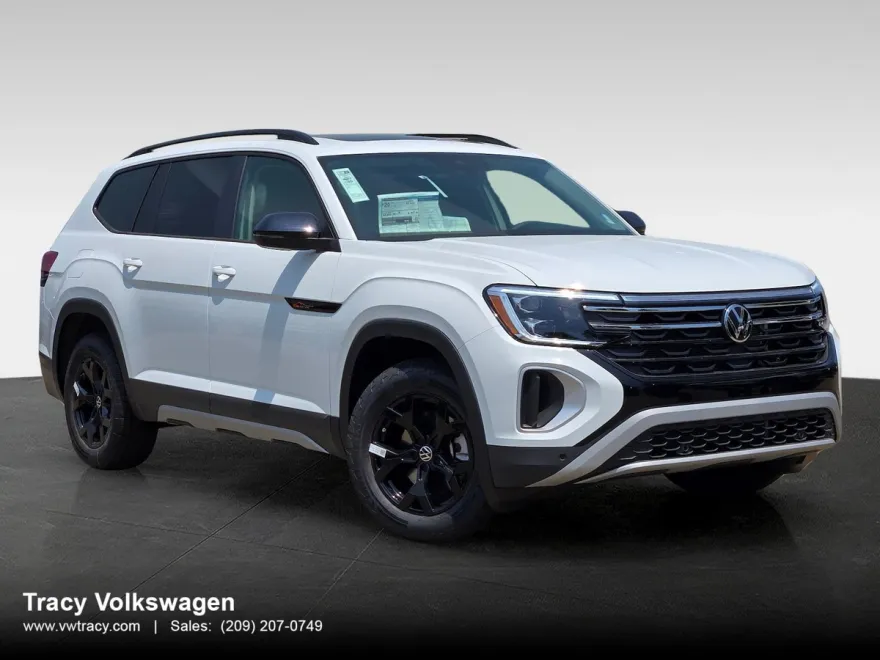 2025 Volkswagen Atlas SE Technology Peak Edition photo 1
