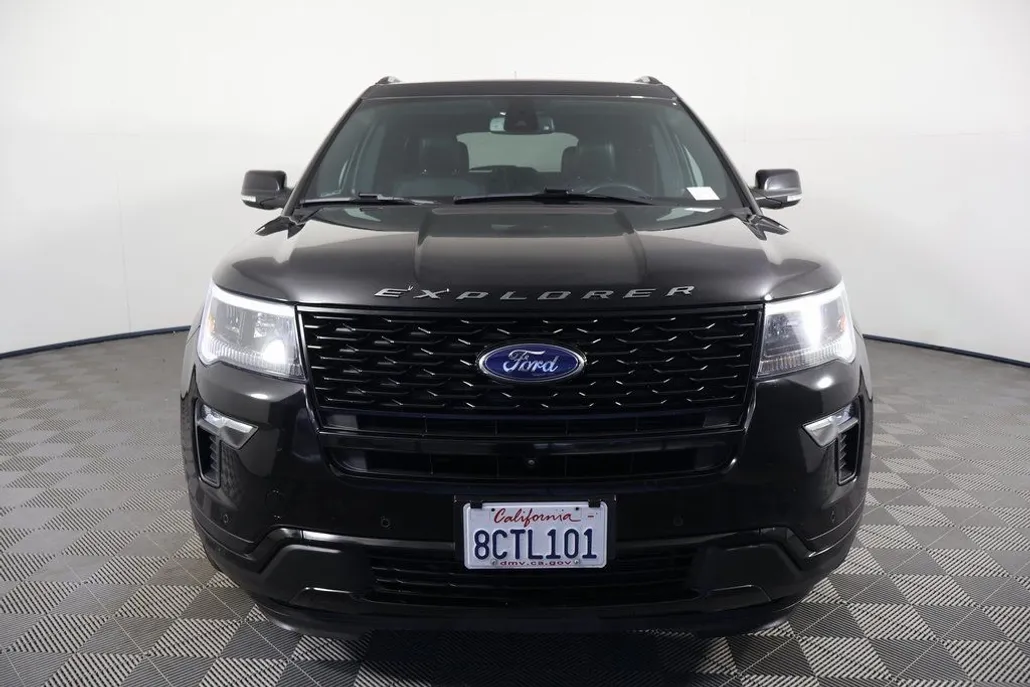 2018 Ford Explorer Sport photo 1