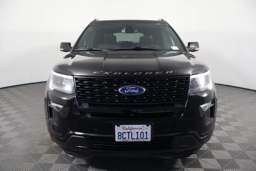 2018 Ford Explorer Sport photo 1