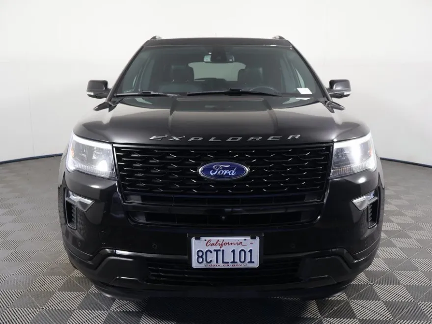 2018 Ford Explorer Sport photo 1