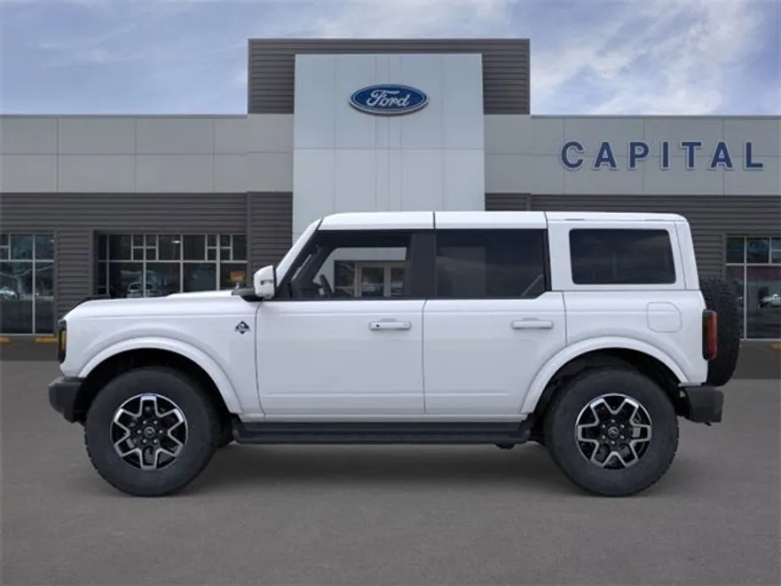 2025 Ford Bronco Outer Banks photo 1
