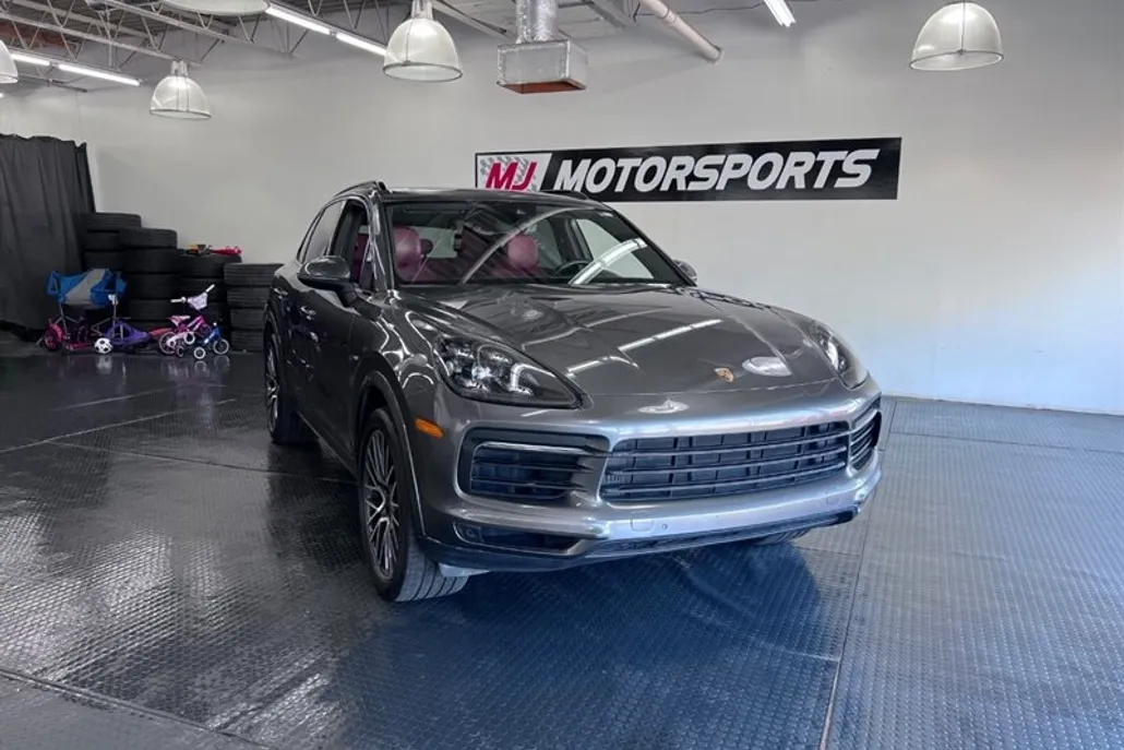 2019 Porsche Cayenne photo 1