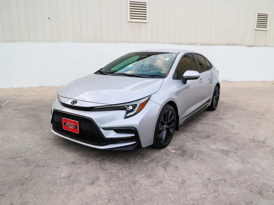 2023 Toyota Corolla SE photo 1