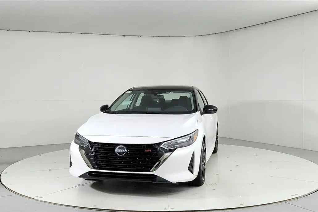 2025 Nissan Sentra SR photo 1