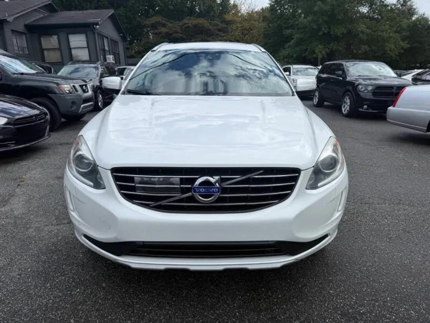 2016 Volvo XC60 T5 Drive-E Platinum photo 1