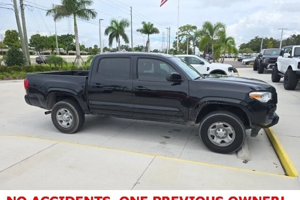 2022 Toyota Tacoma SR photo 1