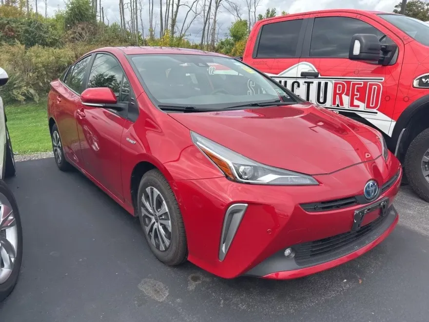 2021 Toyota Prius LE AWD-e photo 1